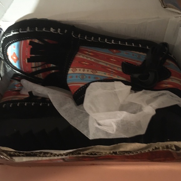 NuWave Navajo Themed Shoes Brand New Never Worn - Picture 3 of 3